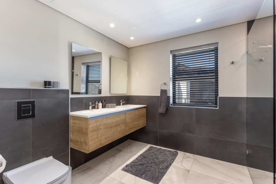 4 Bedroom Property for Sale in Pearl Valley at Val de Vie Western Cape